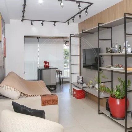Apartamento à venda na Vila Leopoldina com 51m², 2 dormitórios (1 suíte) e 1 vaga. Imóvel com área de serviço e lazer completo: piscina, academia, quadra e churrasqueira.