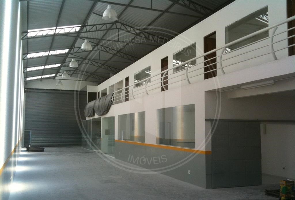Galpão Comercial com 650m² de Área Construída e Pé-Direito de 10m na Casa Verde