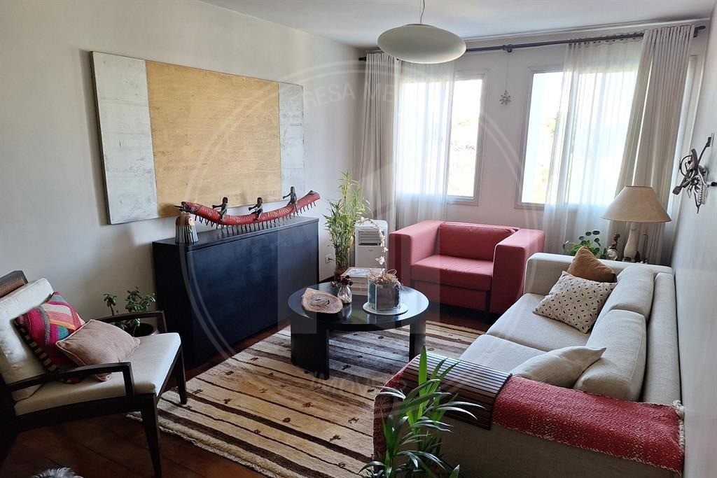Apartamento com 140m², 4 Dormitórios (1 Suíte com Jacuzzi) e 2 Vagas na Vila Clementino