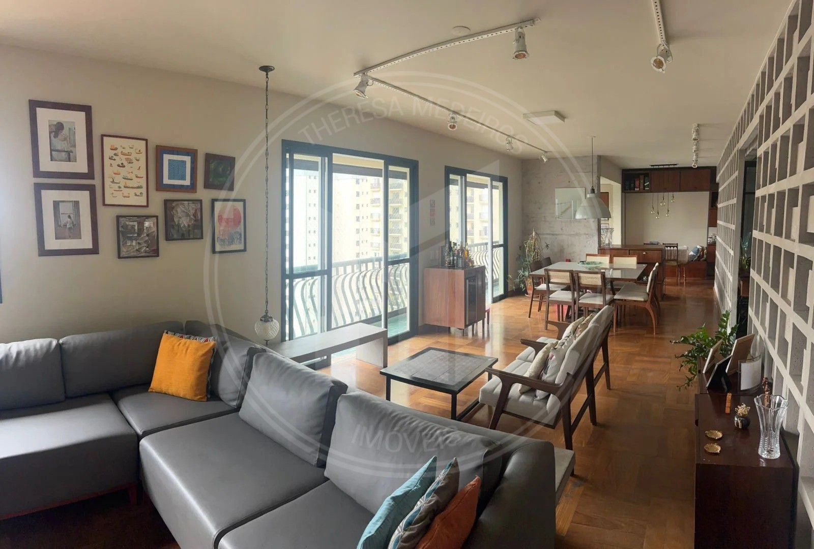 Apartamento Reformado de 158m² com 3 Suítes e 3 Vagas em Perdizes – Venda