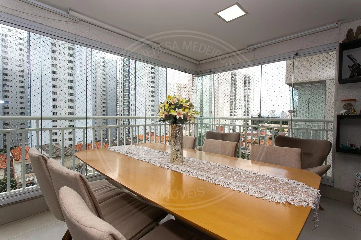 Apartamento de 102m² com 3 Dormitórios (1 Suíte) e Área de Serviço no Tatuapé