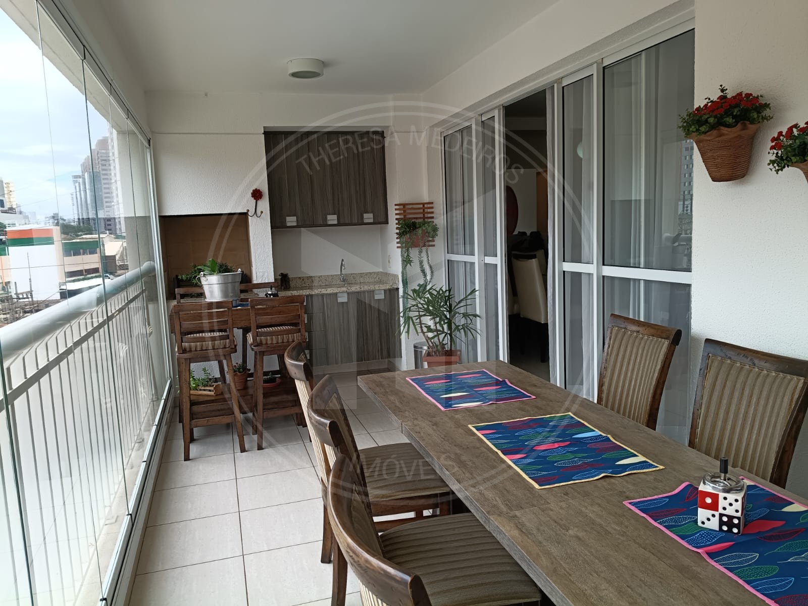 Apartamento de 126m² com 3 Dormitórios (1 Suíte) e 2 Vagas na Barra Funda