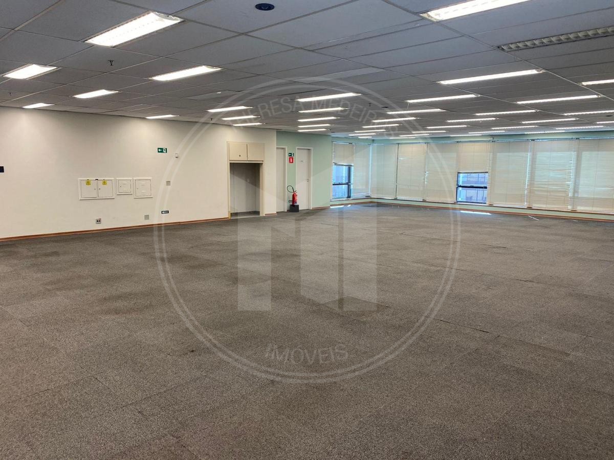 Conjunto Comercial de 438m² com 8 Banheiros e 10 Vagas no Cerqueira César
