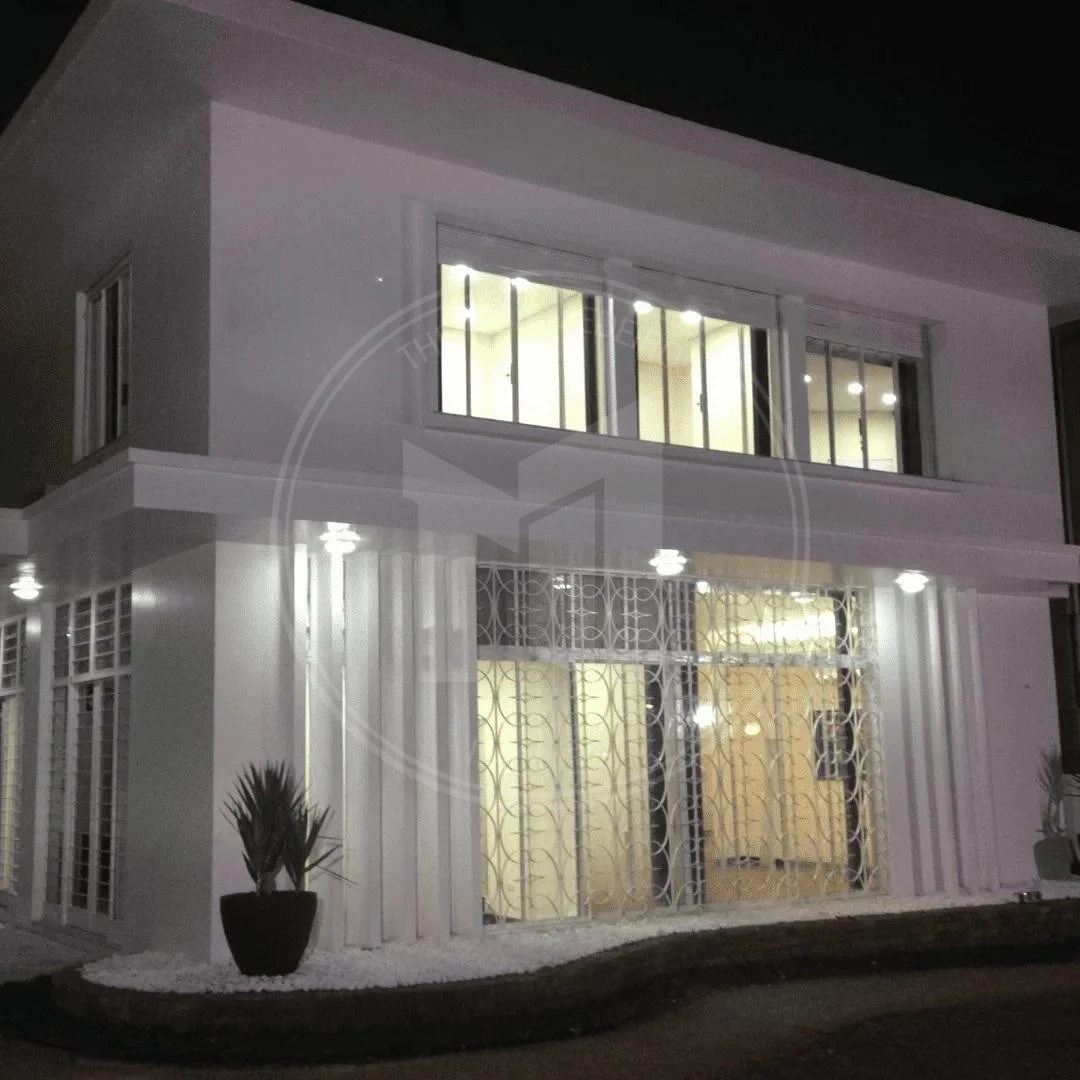 Casa Comercial de Alto Padrão com 950m² Construídos, Terreno de 1.100m², Climatização e 25 Vagas no Ipiranga