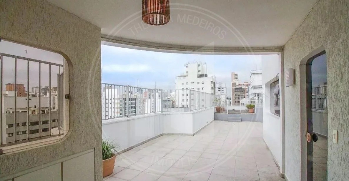 Apartamento de 140m² com 3 Dormitórios (1 Suíte), 2 Vagas e Lazer Completo Próximo ao Metrô em Perdizes