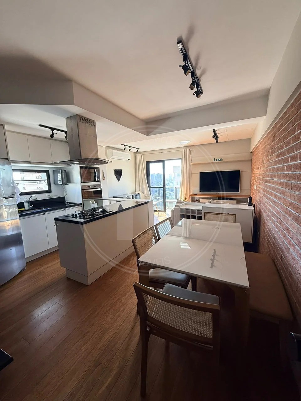 Cobertura Triplex à Venda em Moema com 90m², 2 Suítes, 1 Vaga e Mobiliada