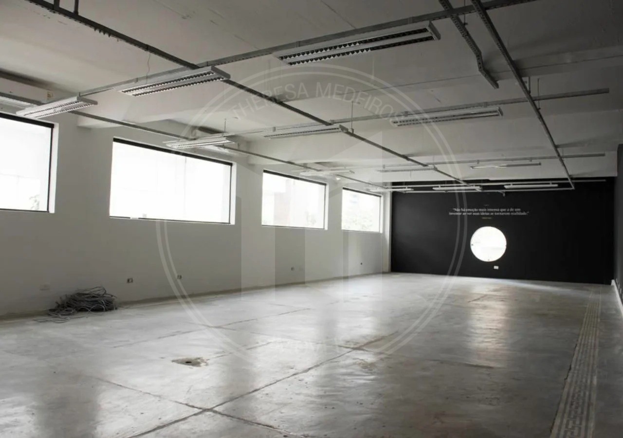 Prédio Comercial para Venda ou Locação na Vila Olímpia com 1.100m², 4 Pavimentos e 8 Vagas
